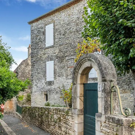 Serene In Hills Apartment *